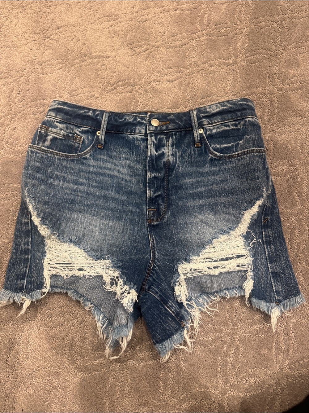 Good American bombshell shorts